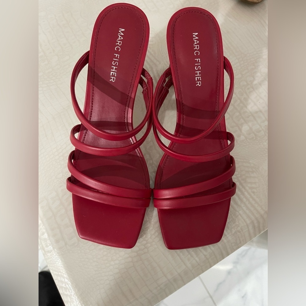 Worn twice In Great condition size 7